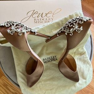 SHOW STOPPER, GORGEOUS Badgley Mischka Karma Satin Jeweled d’Orsay Pumps Size 8
